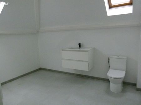 entrée, cuisine, séjour, salle d'eau 4 chambres, salle d'eau, 2 WC. chauf électrique Sous-sol jardin - Photo 5