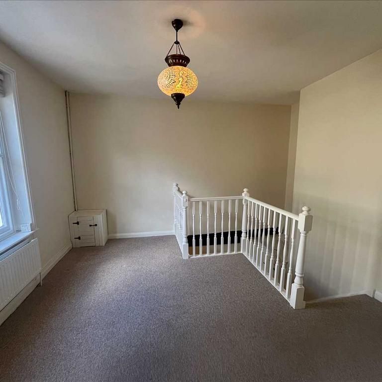 2 bedroom maisonette to rent - Photo 1