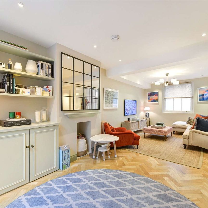 Battersea High Street, London, SW11 3HP - Photo 1