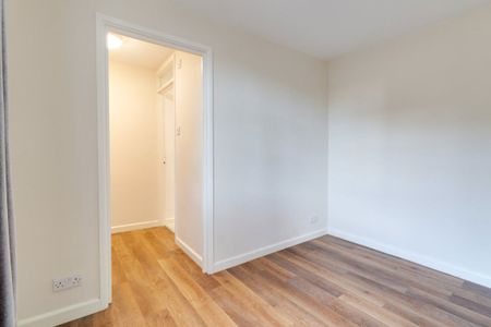 A 1 Bedroom Flat in London Road GL52 6HF - Photo 5