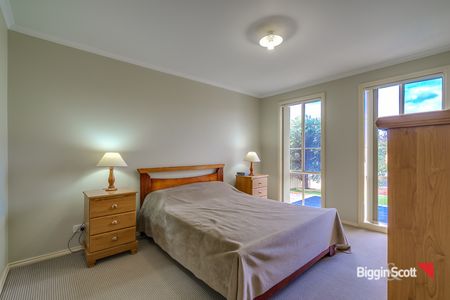 EAST FACING GEM IN A PRIME LOCATION ! - Photo 5