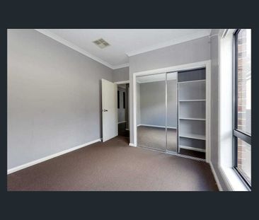 Beautiful Family Home!! - Photo 3