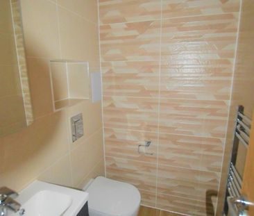 4 bedroom terraced house to rent - Photo 4