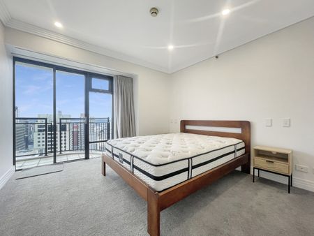 Newly renovated furnished 2 bedroom Apartment!! - Photo 3