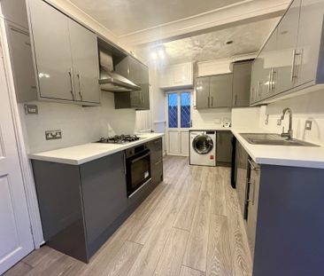 Park Avenue, Wakefield, Lofthouse - Photo 4