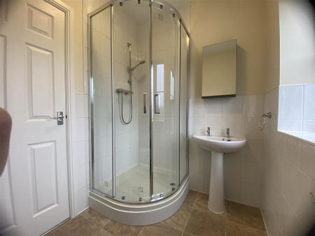 3 bedroom end of terrace house to rent - Photo 4