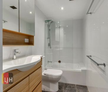 INNER CITY, 2 BEDROOM, 2 BATHROOM UNIT WITH 2 CAR SPACES ! - Photo 5