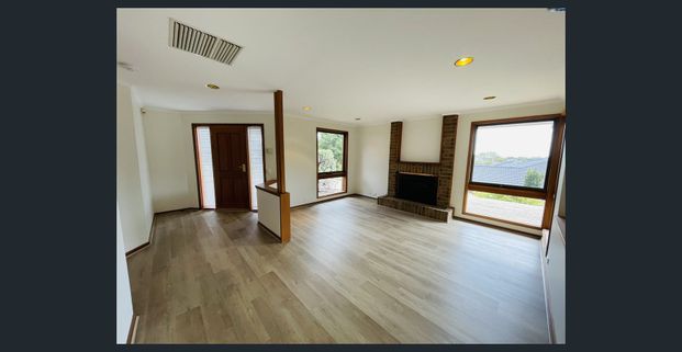 Spacious 3-Bedroom Home in a Leafy, Quiet Street - Photo 1