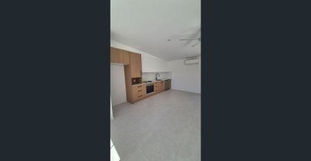 Spacious & Modern 2-Bedroom Granny Flat in Prime Nerang Location - Photo 4