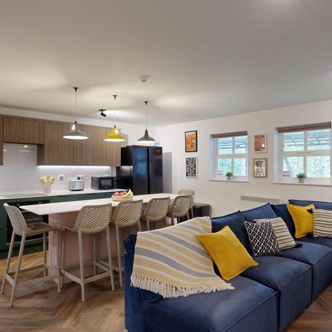 6 bedroom flat to rent - Photo 1