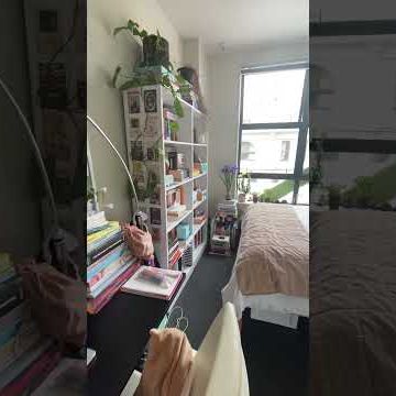 So close to everything - Photo 1