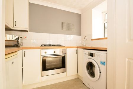 Severn Grove, Cardiff, CF11 - Photo 5