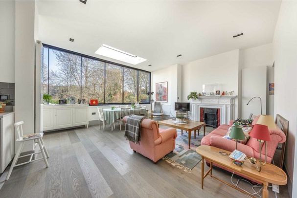 Kings Road, Richmond, TW10 - Photo 1