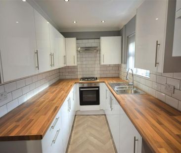 2 Bedroom Terraced Available Arranging tenancy - Photo 5