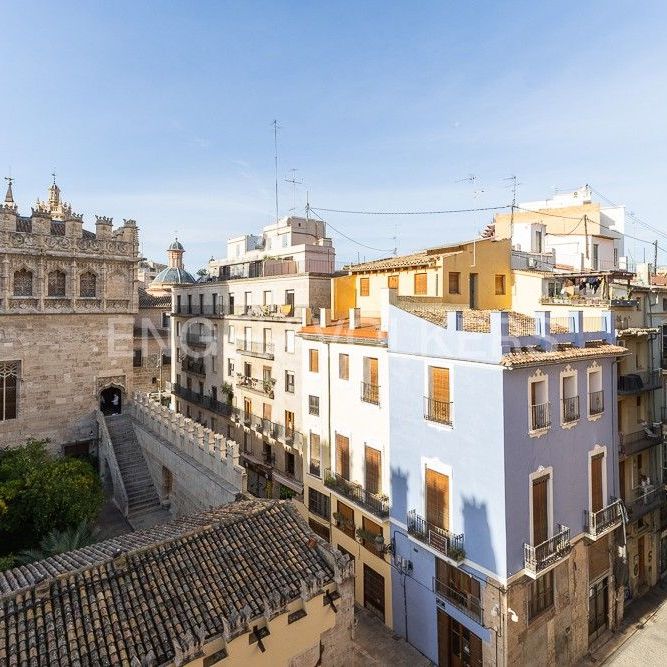Ático de alquiler en El Mercat - Photo 1