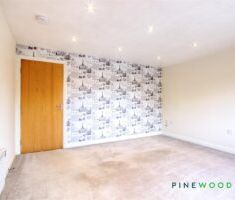 1 BEDROOM Apartment - Ground Floor - Photo 2