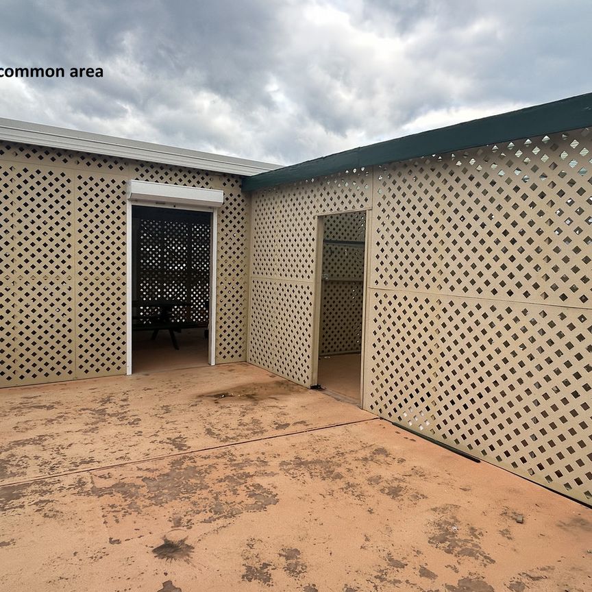 Top floor unit – Great location - Photo 1