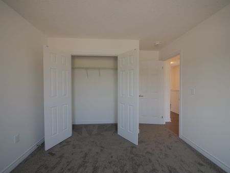 For Lease - 4 Shipley Avenue, Collingwood, Ontario - Photo 5