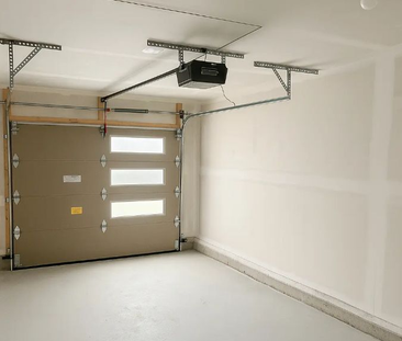 For Lease - 38 Monclova Road, Toronto, Ontario - Photo 6