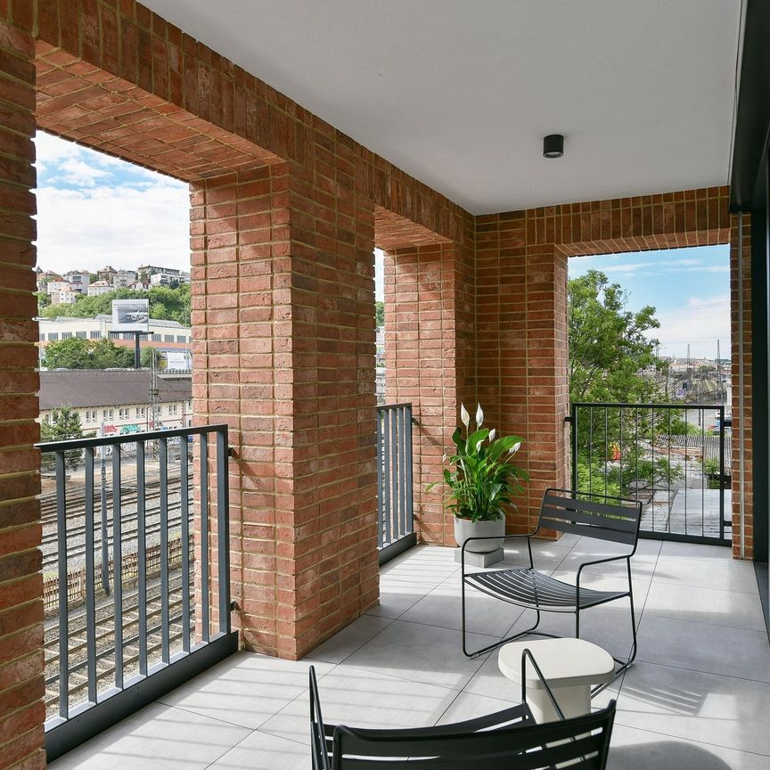 Apartment for rent, 3+kk - 2 bedrooms, 103m - Photo 1