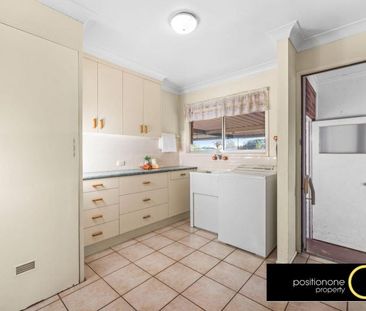 Move in before Christmas! Ideal location! - Photo 4