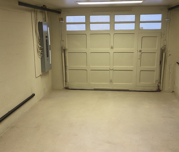 Spacious Fully Renovated Duplex Apartment – Available - Photo 1