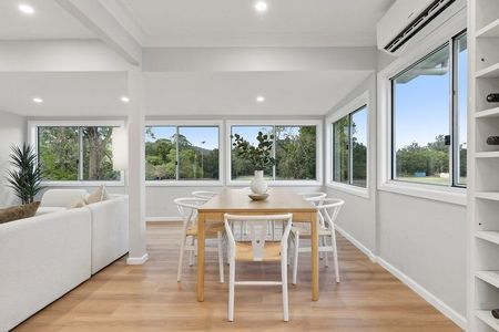 Modern Three Bedroom Home with Park Views - Photo 2