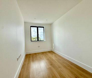 3 bedroom flat to rent - Photo 5