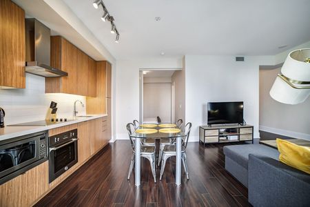 Front Street West - Photo 4