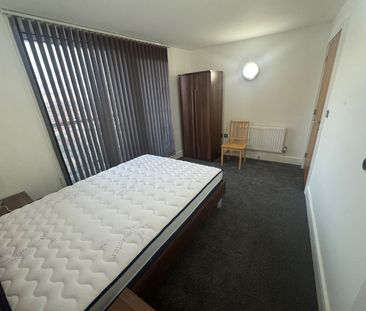 Room in a Shared Flat, Ilford, IG1 - Photo 2