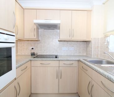 Danestrete, Stevenage, Hertfordshire - Photo 4