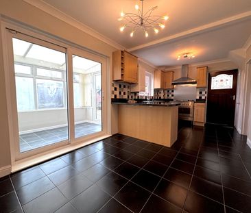 3 bedroom semi-detached garage/parking space to rent - Photo 2