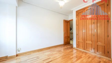 Madrid Capital - Photo 3