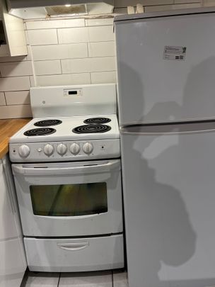 For Lease - 229 Woodbine Avenue Unit# Basement, Toronto, Ontario - Photo 1