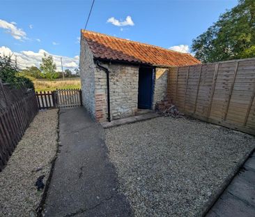 2 bedroom terraced house to rent - Photo 3