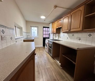 3 Bed Terraced House, Malvern Drive, IG3 - Photo 6