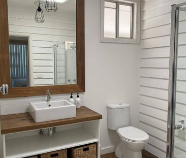 Coastal Living Made Easy – Fully Furnished with Pool, Entertaining ... - Photo 6