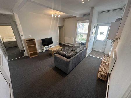 4 bedroom flat to rent - Photo 4