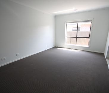 FAMILY HOME IN ALFREDTON CENTRAL NEAR SCHOOLS - Photo 6