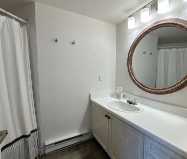 378 Mariners Way #9 - Photo 4