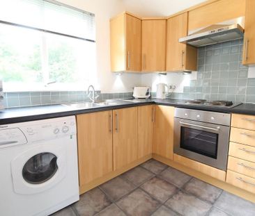 Laurel Avenue, Top Floor, AB22 - Photo 2