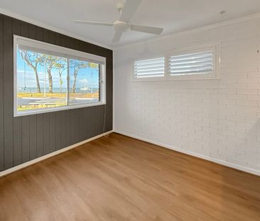 GROUND FLOOR WATERFRONT UNIT - Photo 5