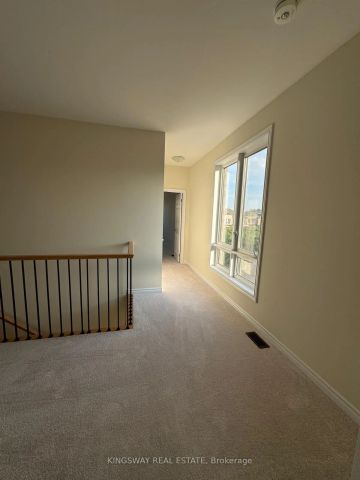 Property For Lease | W9271808 - Photo 5