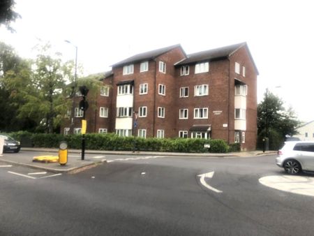2 bedroom flat to rent - Photo 3