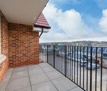 Templeside Gardens, High Wycombe - Photo 3