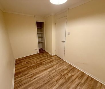 3 bedroom end of terrace house to rent - Photo 6