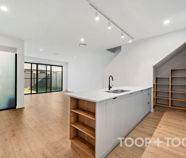 Brand New Townhouse in Brompton - Photo 5