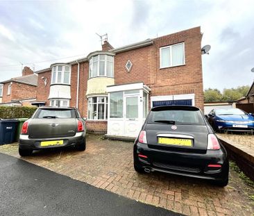 4 bedroom semi-detached house to rent - Photo 3