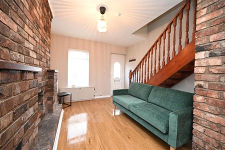 Room 2 1 Hugh Street, Belfast, BT9 7HH - Photo 2
