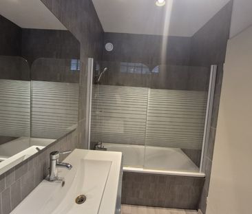 Location Appartement 3 pièces 73m² VILLENEUVE D ASCQ 59650 - Photo 4